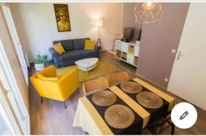Charming Studio with parking & terrace VIEUX LILLE